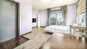 Seogwipo Myhalftime Pension