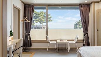 Yangyang Haettuneonchangmoon Pension