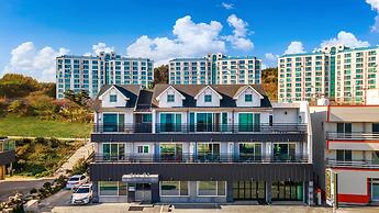 Yangyang Haettuneonchangmoon Pension