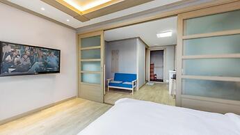 Yangyang Haettuneonchangmoon Pension