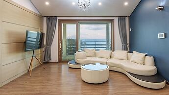 Yangyang Haettuneonchangmoon Pension
