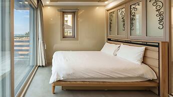 Yangyang Haettuneonchangmoon Pension