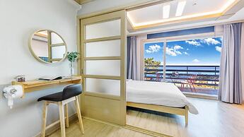 Yangyang Haettuneonchangmoon Pension