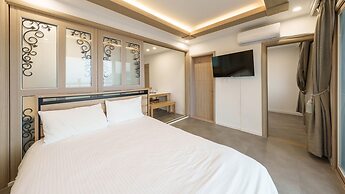 Yangyang Haettuneonchangmoon Pension