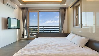 Yangyang Haettuneonchangmoon Pension