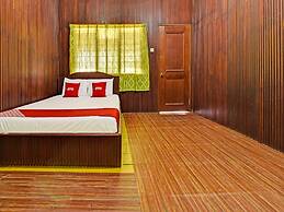 OYO 90278 Redzwan's Beach Resort