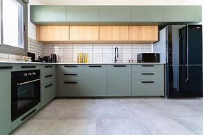 Panoramic Seaview Balcony Escape by Sea N Rent