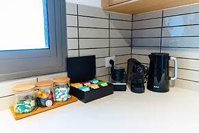 Panoramic Seaview Balcony Escape by Sea N Rent