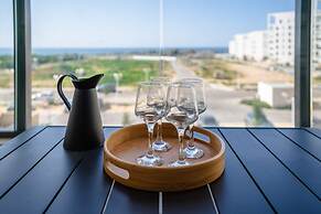 Panoramic Seaview Balcony Escape by Sea N Rent