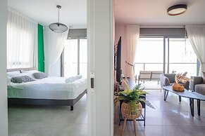 Panoramic Seaview Balcony Escape by Sea N Rent