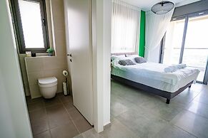 Panoramic Seaview Balcony Escape by Sea N Rent