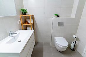 Panoramic Seaview Balcony Escape by Sea N Rent