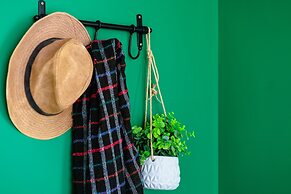 Panoramic Seaview Balcony Escape by Sea N Rent