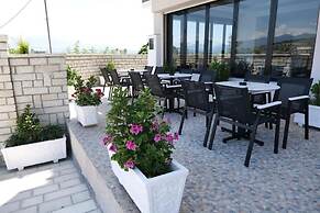 Golden Berden Boutique Hotel