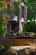 Mah Hotel