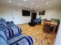 Lovely 5-bed House in Essex