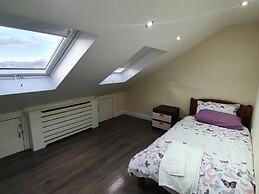 Lovely 5-bed House in Essex