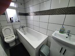 Lovely 5-bed House in Essex