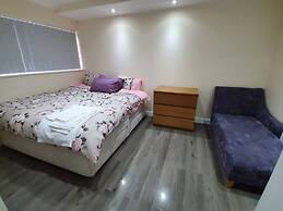 Lovely 5-bed House in Essex