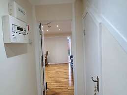 Lovely 5-bed House in Essex