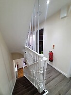 Lovely 5-bed House in Essex