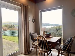 1 Bed Flat - Sleeps 5 - Parking - Garden - Pets