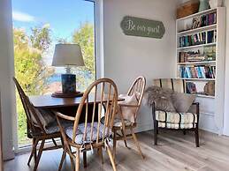 Ballygally Seaview and Garden 1 Bedroom Hideaway
