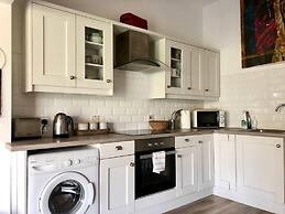 Ballygally Seaview and Garden 1 Bedroom Hideaway