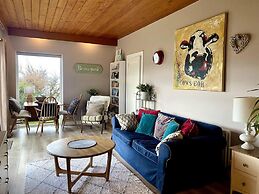 Ballygally Seaview and Garden 1 Bedroom Hideaway