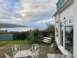 Ballygally Seaview and Garden 1 Bedroom Hideaway