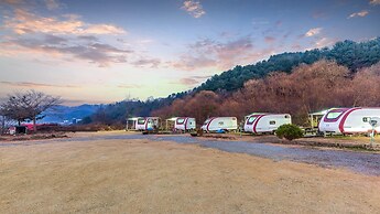 Gapeyong Unak Holiday Caravan