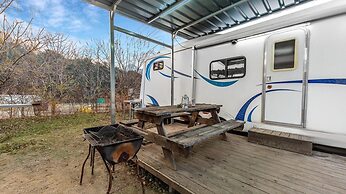 Gapeyong Unak Holiday Caravan