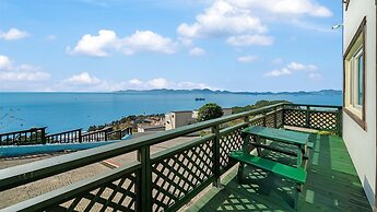 Namhae Montmartre Pension