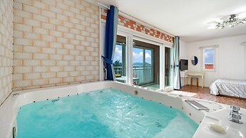 Namhae Montmartre Pension