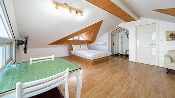 Namhae Montmartre Pension