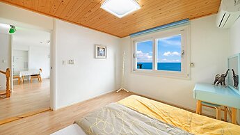 Namhae Montmartre Pension