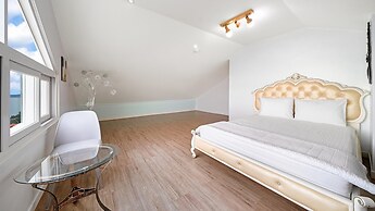 Namhae Montmartre Pension