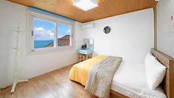 Namhae Montmartre Pension