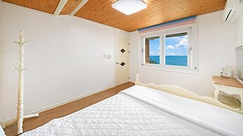 Namhae Montmartre Pension