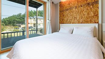 Goseong Sea&star Pension