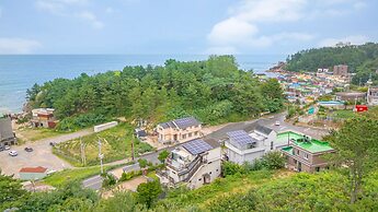 Goseong Sea&star Pension