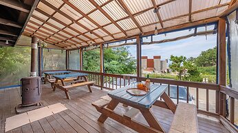 Goseong Sea&star Pension