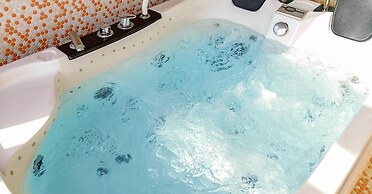 Ganghwa Hana & Alice spa Pension