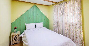 Ganghwa Hana & Alice spa Pension