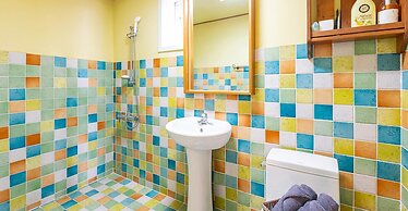 Ganghwa Hana & Alice spa Pension