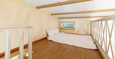 Ganghwa Hana & Alice spa Pension