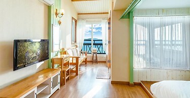 Ganghwa Hana & Alice spa Pension