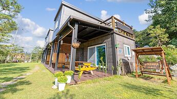 Gapyeong Myeonyeokgongbang Private Villa