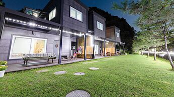 Gapyeong Myeonyeokgongbang Private Villa