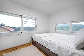 Yangyang Slowstay Pension